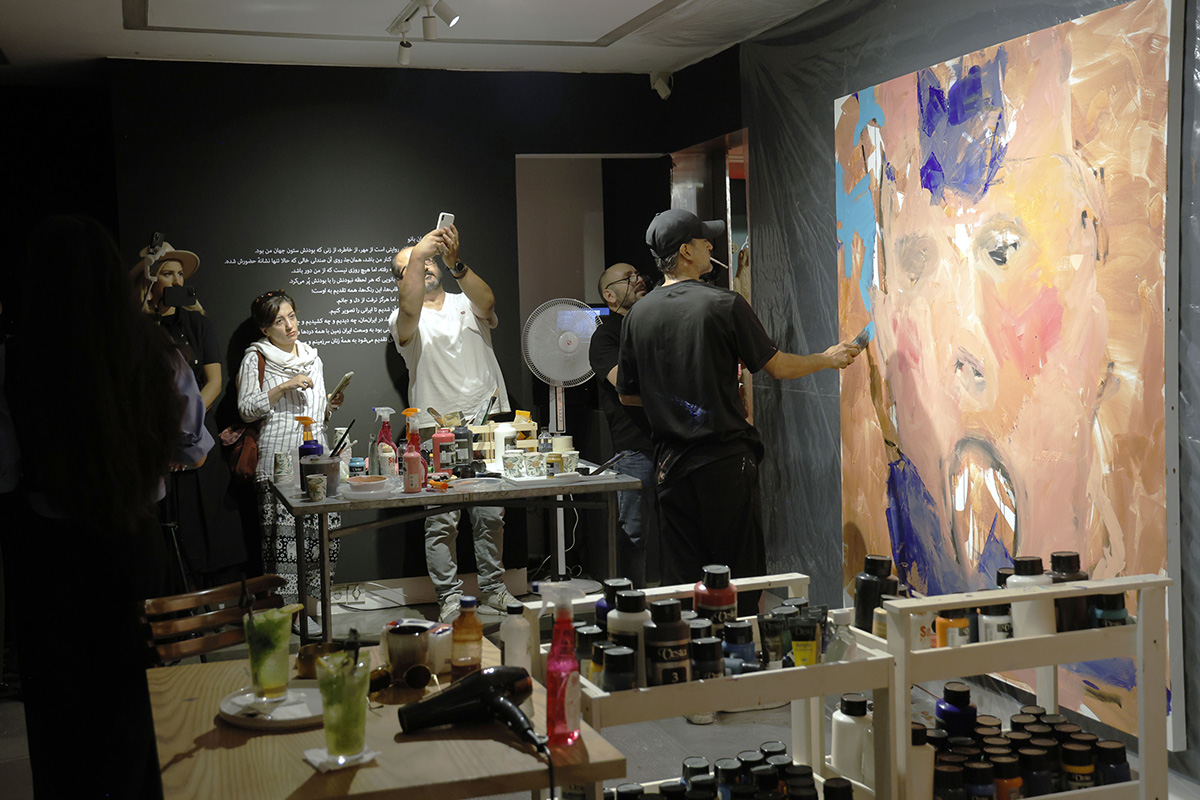 Saless Gallery Hosts “Iran Banu” Live Painting Performance with Support from Vesta Paints